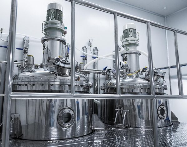 plant-picture-clean-room-equipment-stainless-steel-machines_645730-726